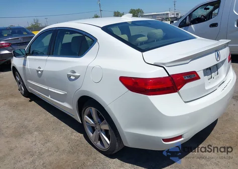 2013 Acura Ilx 2.0L z USA, uszkodzony, nr VIN 19VDE1F73DE018446
